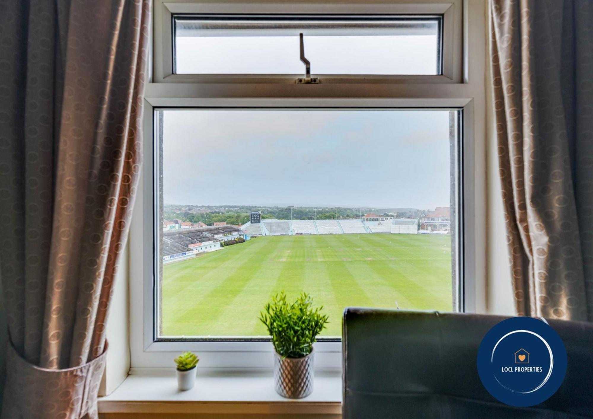 45 The Square Holiday Apartments スカーバラ エクステリア 写真