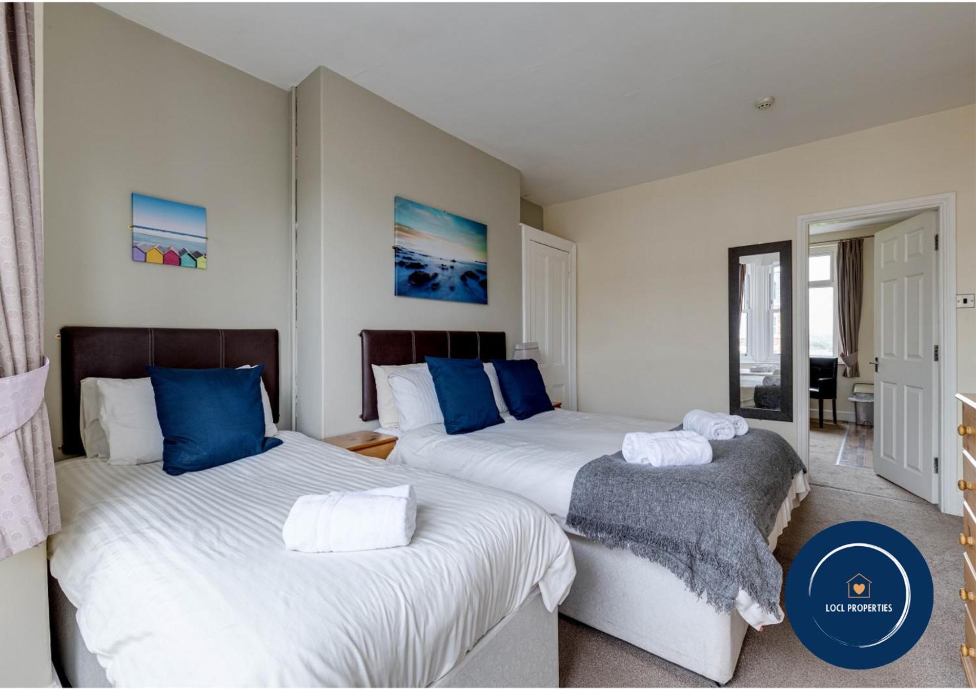 45 The Square Holiday Apartments スカーバラ エクステリア 写真